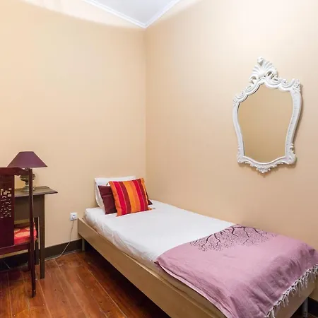 Charming In A 19th Century Building Lissabon