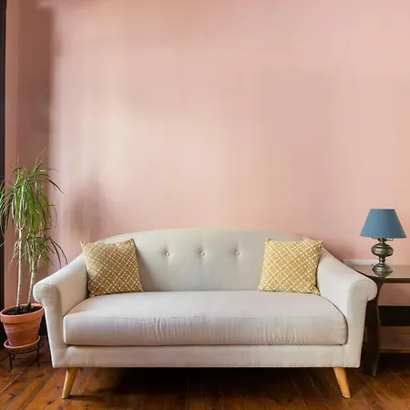 דירה Charming In A 19th Century Building