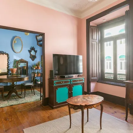 Charming In A 19th Century Building Apartment *