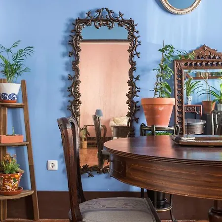 דירה Charming In A 19th Century Building