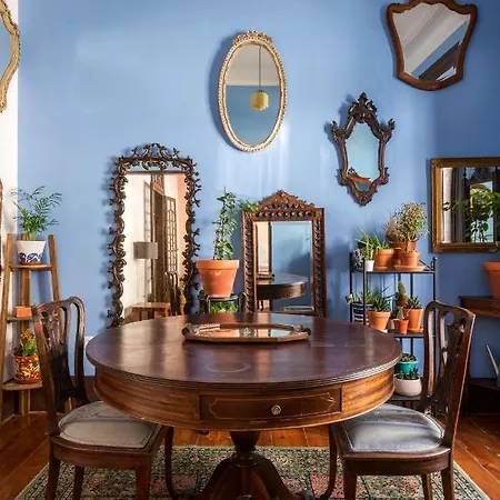 Charming In A 19th Century Building * ליסבון