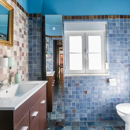 Charming In A 19th Century Building * Lisbona