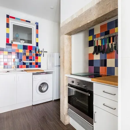 Charming In A 19th Century Building Lisbona