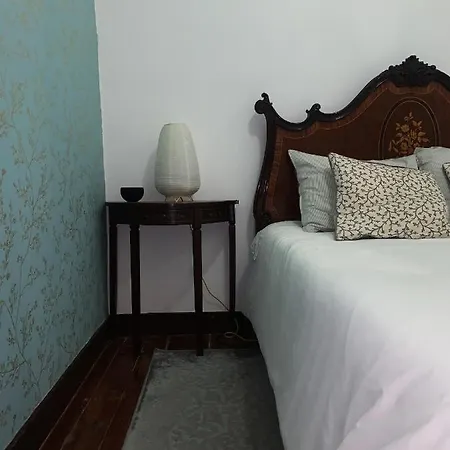 Charming In A 19th Century Building * Lisbona