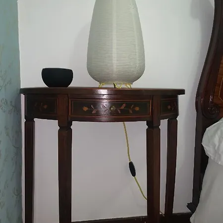 דירה Charming In A 19th Century Building